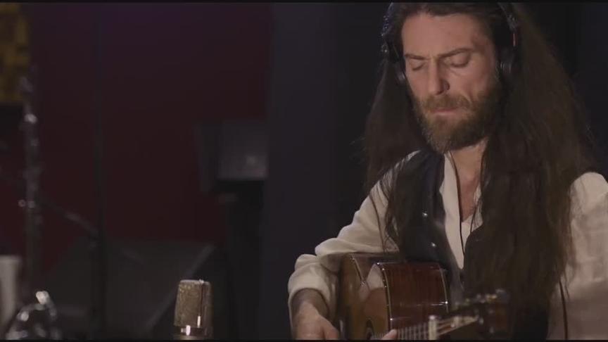 [图]活在现代的吟游诗人/乌克兰古典吉他大师——Estas Tonne（焚香哥）