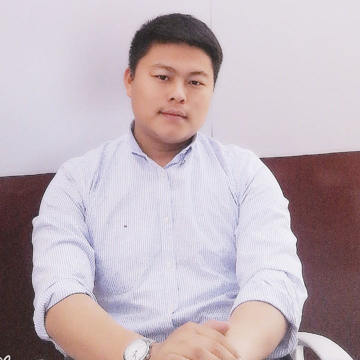 胡子拉碴小倪叔头像