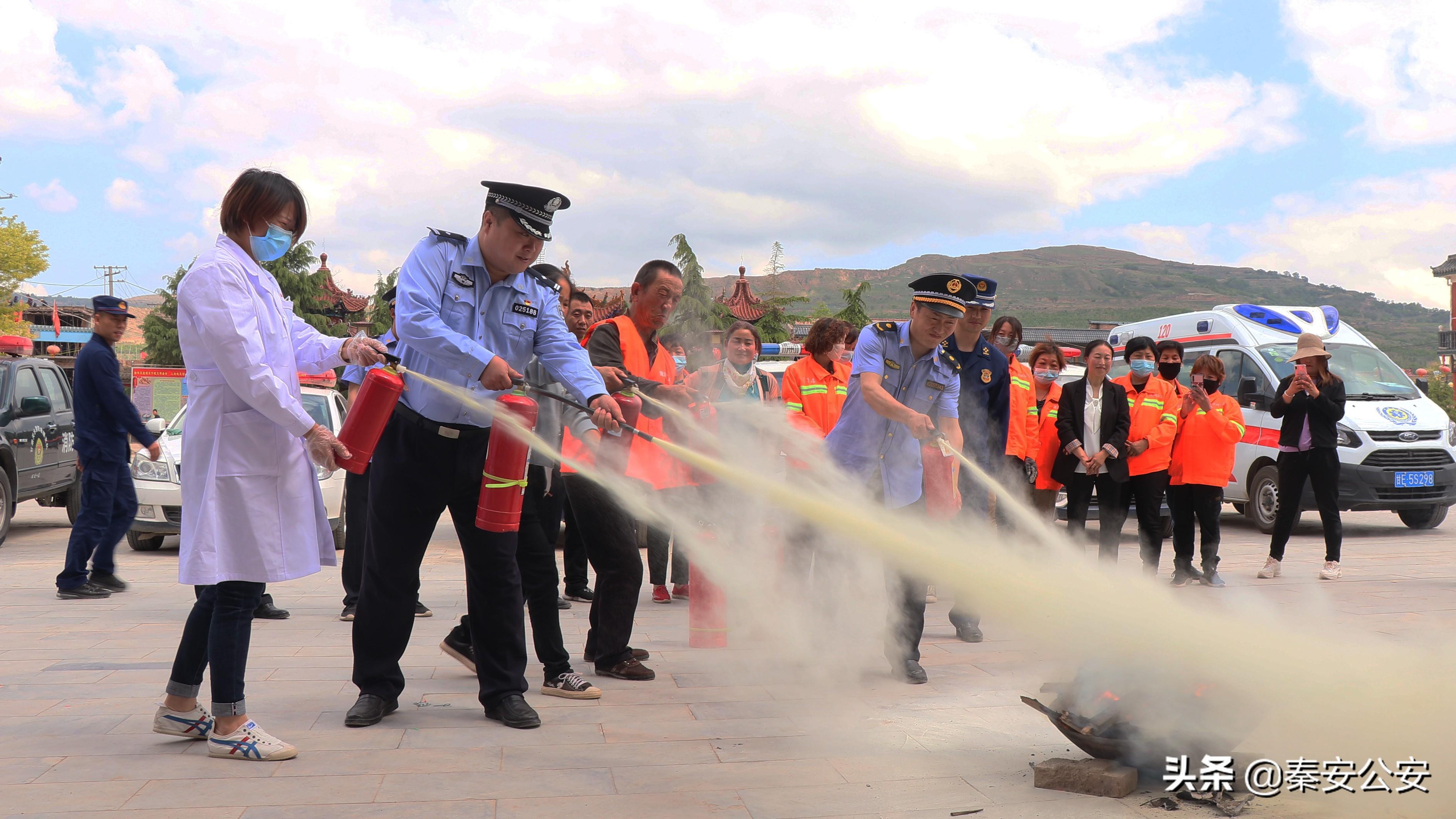 秦安兴国三小防灾避险安全演练