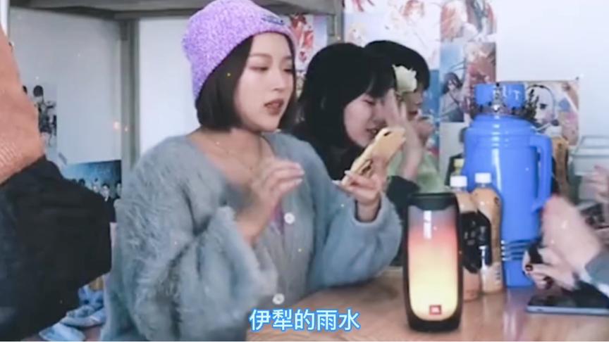 [图]《那拉提的养蜂女》原唱:库𤤗珂，这歌好不好听，风景人间仙境