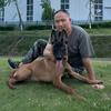 小伦班长与马犬头像