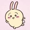 她有一只粉红兔头像