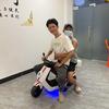 外卖小哥葛较瘦头像