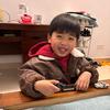 小书虫啃月亮头像