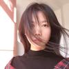 黑不溜邱女士头像