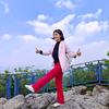 花甲女人背包客头像