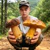 90后单身小哥在白邑麦冲村做豆腐逛村卖头像