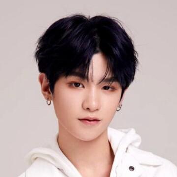 justin黄明昊na小na头像