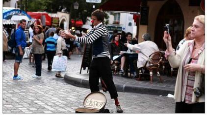 街头艺人玻璃球表演 西瓜视频