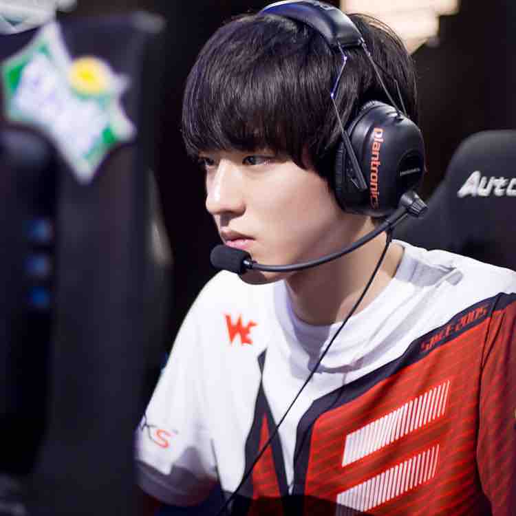 mystic的女朋友头像