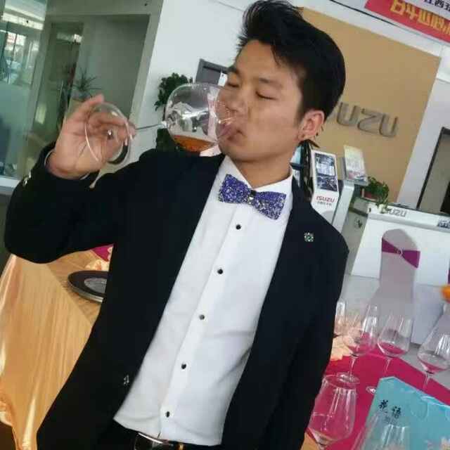 钻石牌司仪栋仔头像