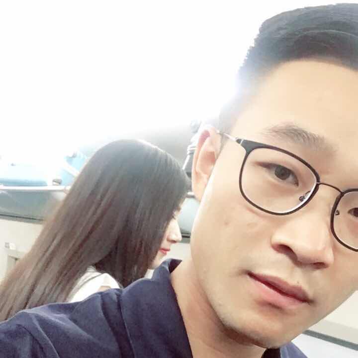 -时少鹏头像