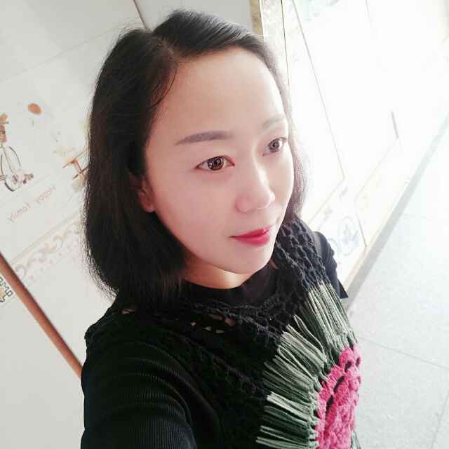 做自己的女222703816头像