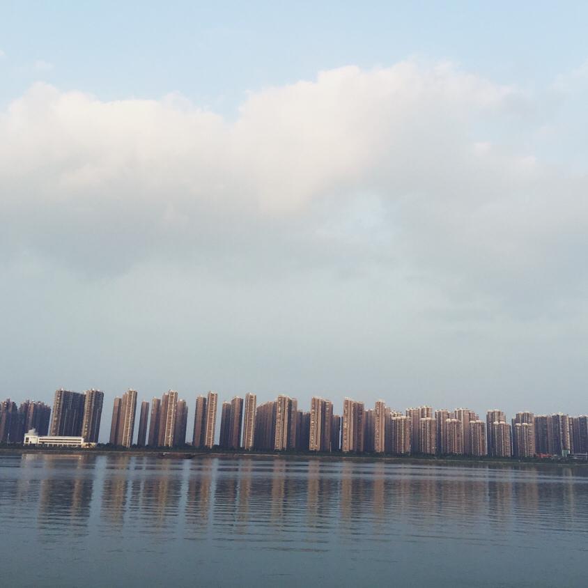 随性而悦头像
