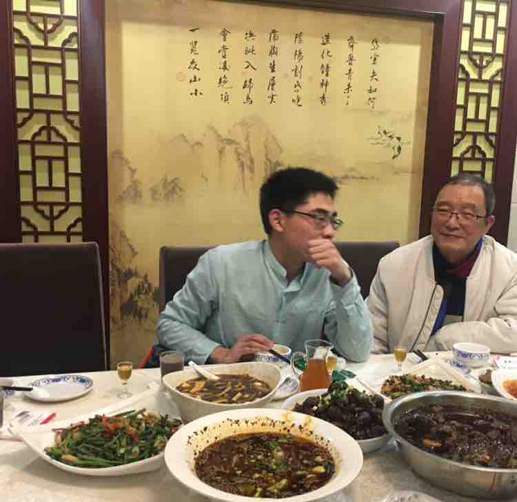 胖子岳老师头像