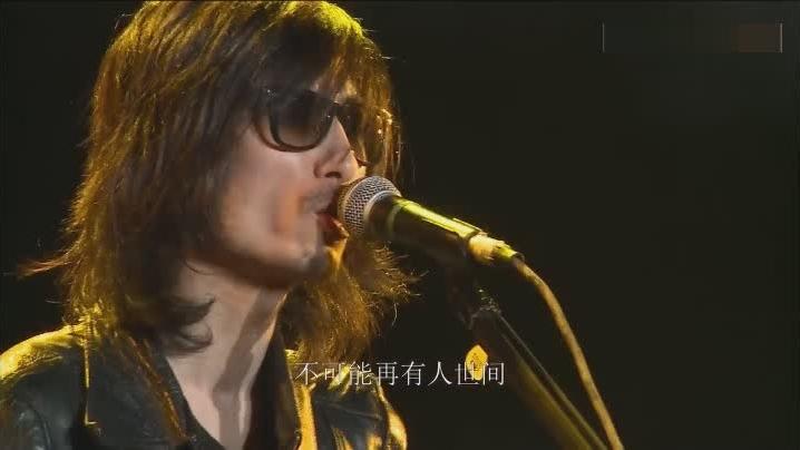 不一样的摇滚谢天笑《冷血动物》演唱现场，演唱撕心裂肺的呐喊！