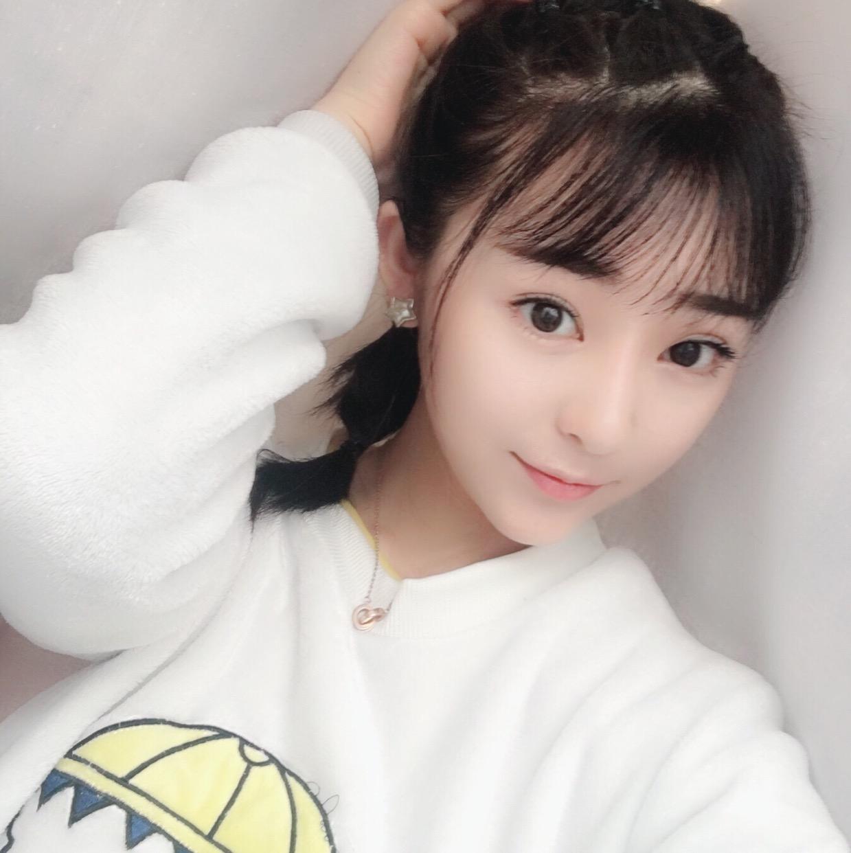 汤唯唯头像