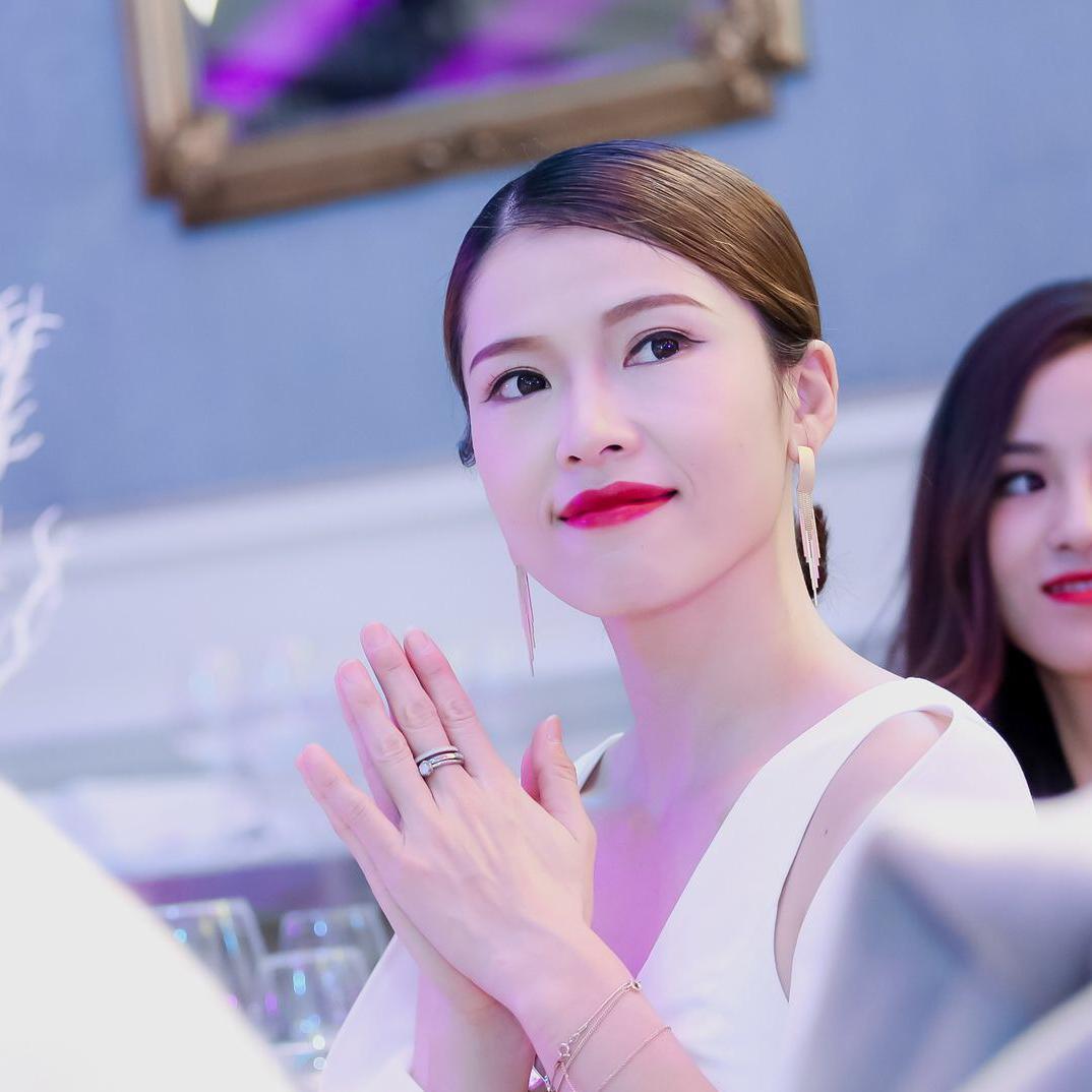 维尼四宝妈头像
