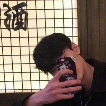右人头像