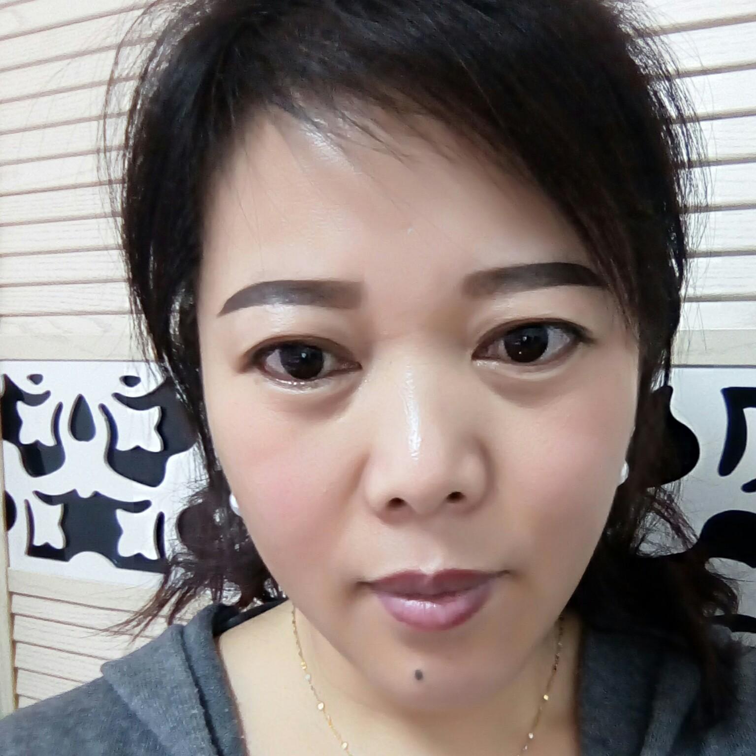 风吹柳…大姐头像