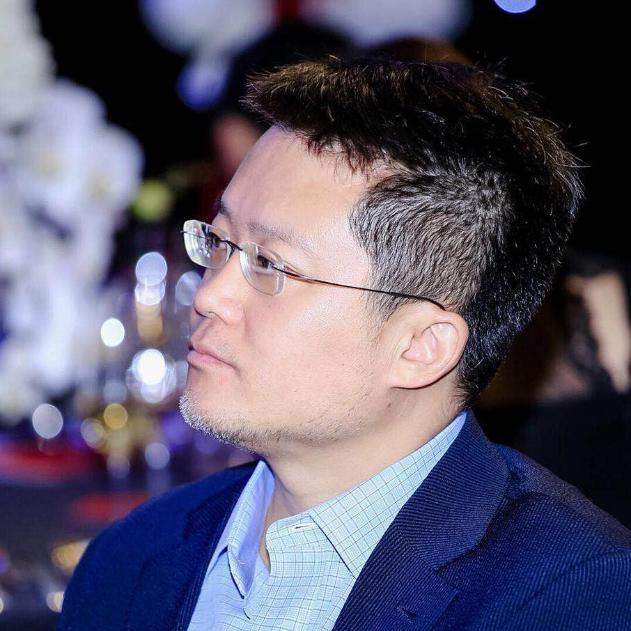 周炜创世伙伴ccv头像