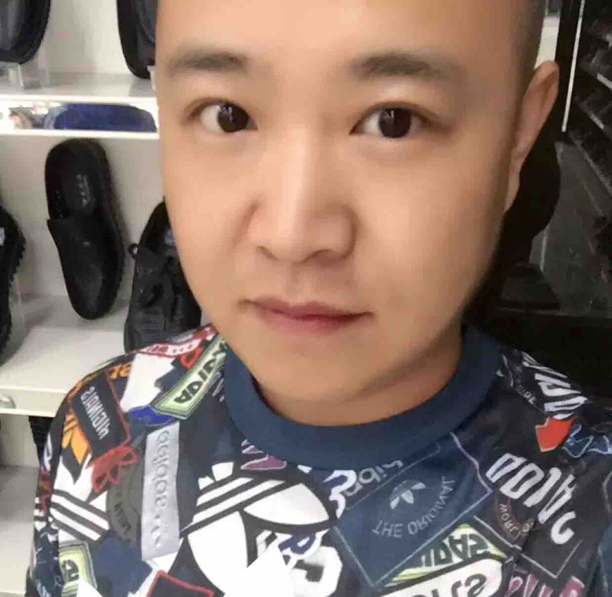 新天地鞋业刘英凯