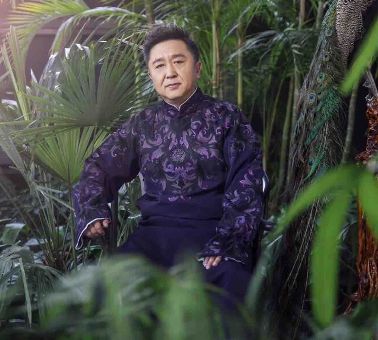 不觉迷上谦大爷头像