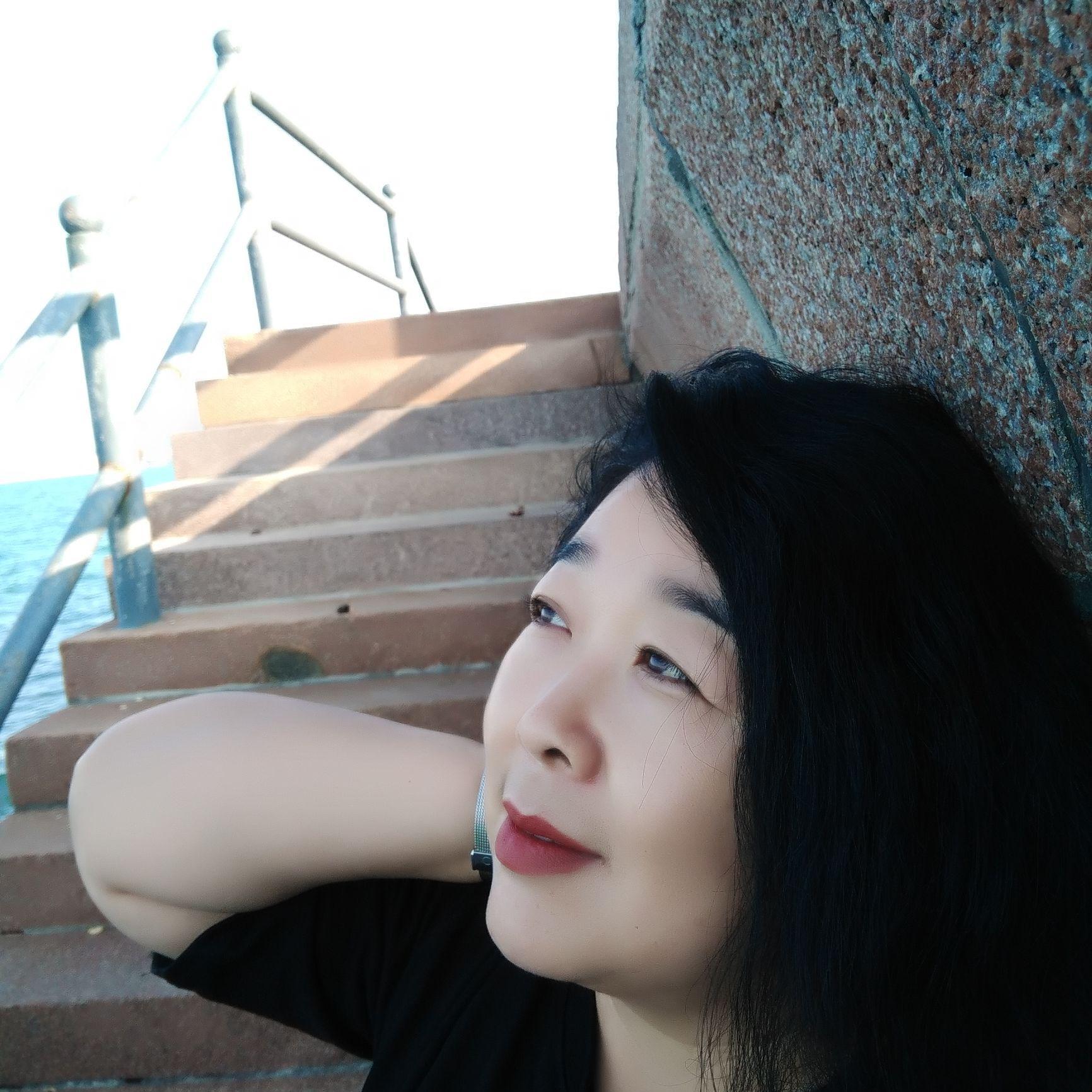 80后宝妈娜姐头像