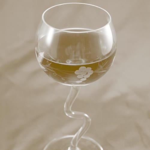 一杯酒干倘卖无头像