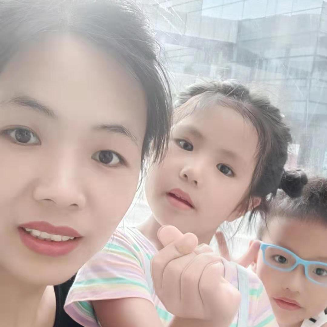 小妹阿霞头像