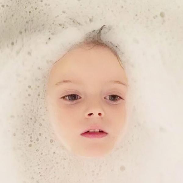 漫步云端的孩子头像