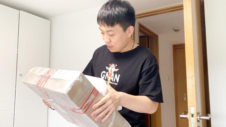 收到神秘快递，打开一看是个“外星人”！谁这么胆大？