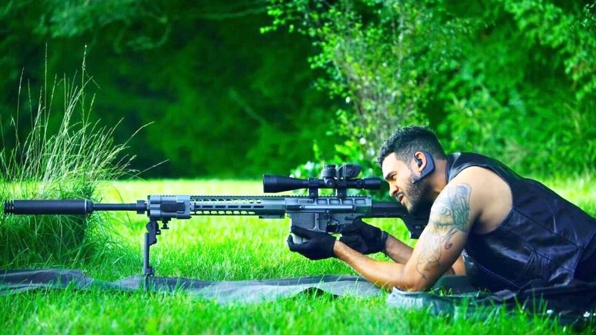 顶级杀手马上退休,黑心老板为省下退休金,就派人暗杀,动作电影